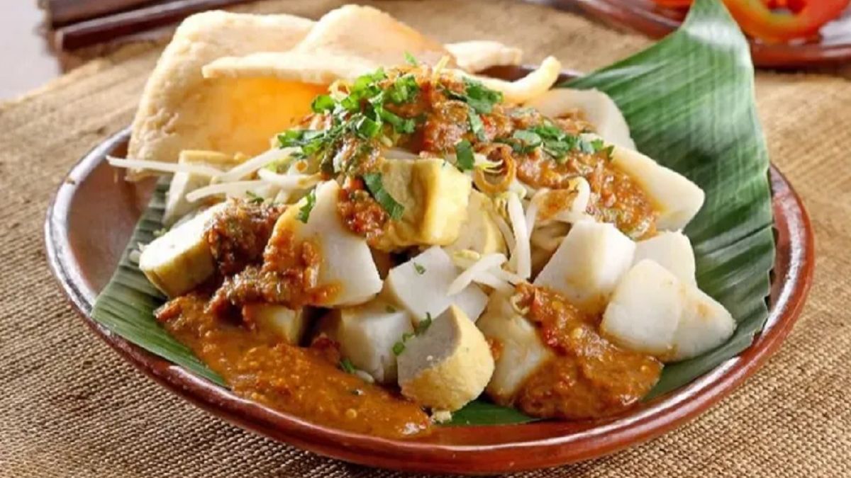 Rasa Hangat Bu Tri: Warung Sederhana yang Menggugah Selera di Jl. Raya Menganti